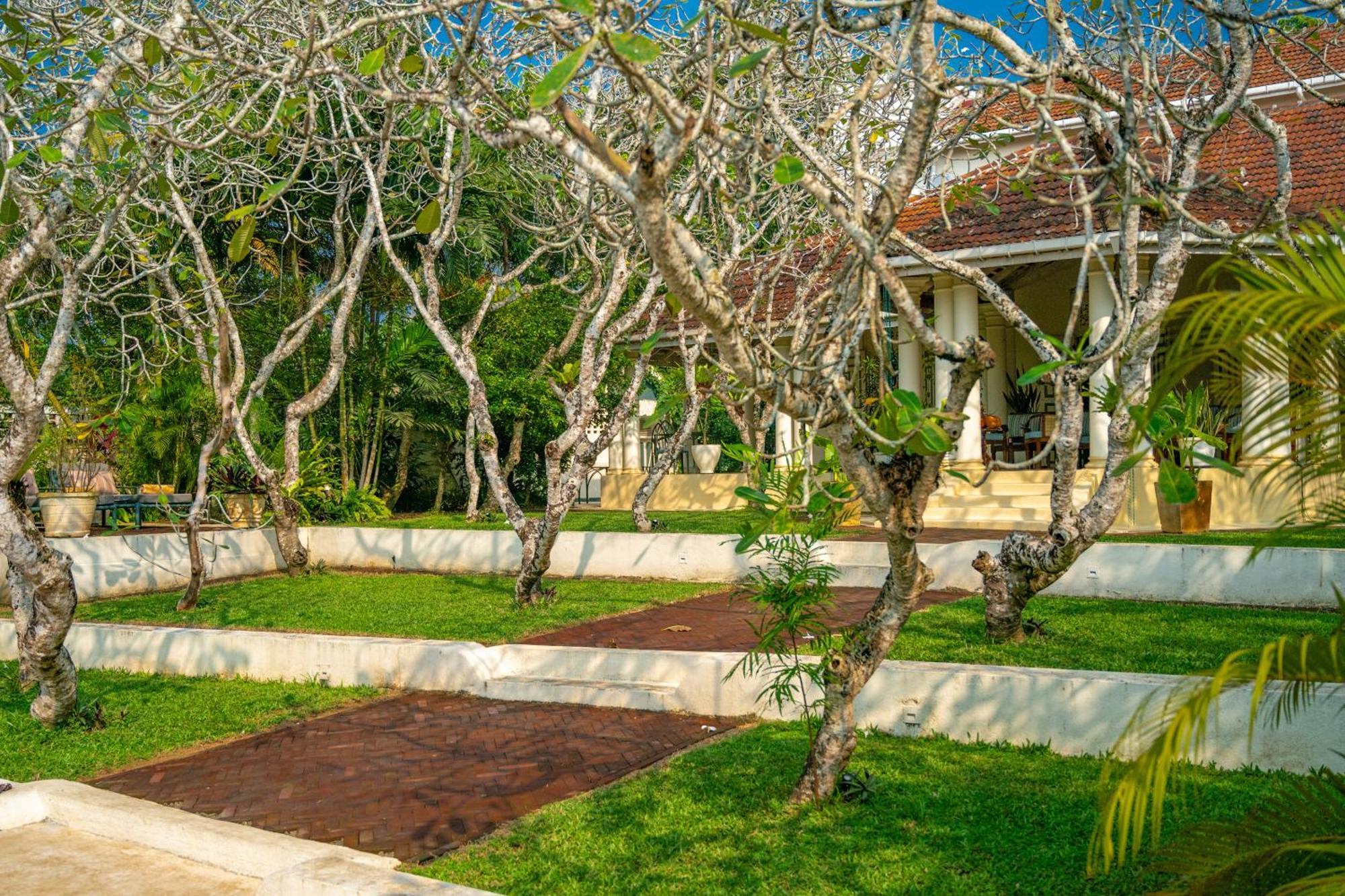 The Sun House Hotel Гале Екстериор снимка