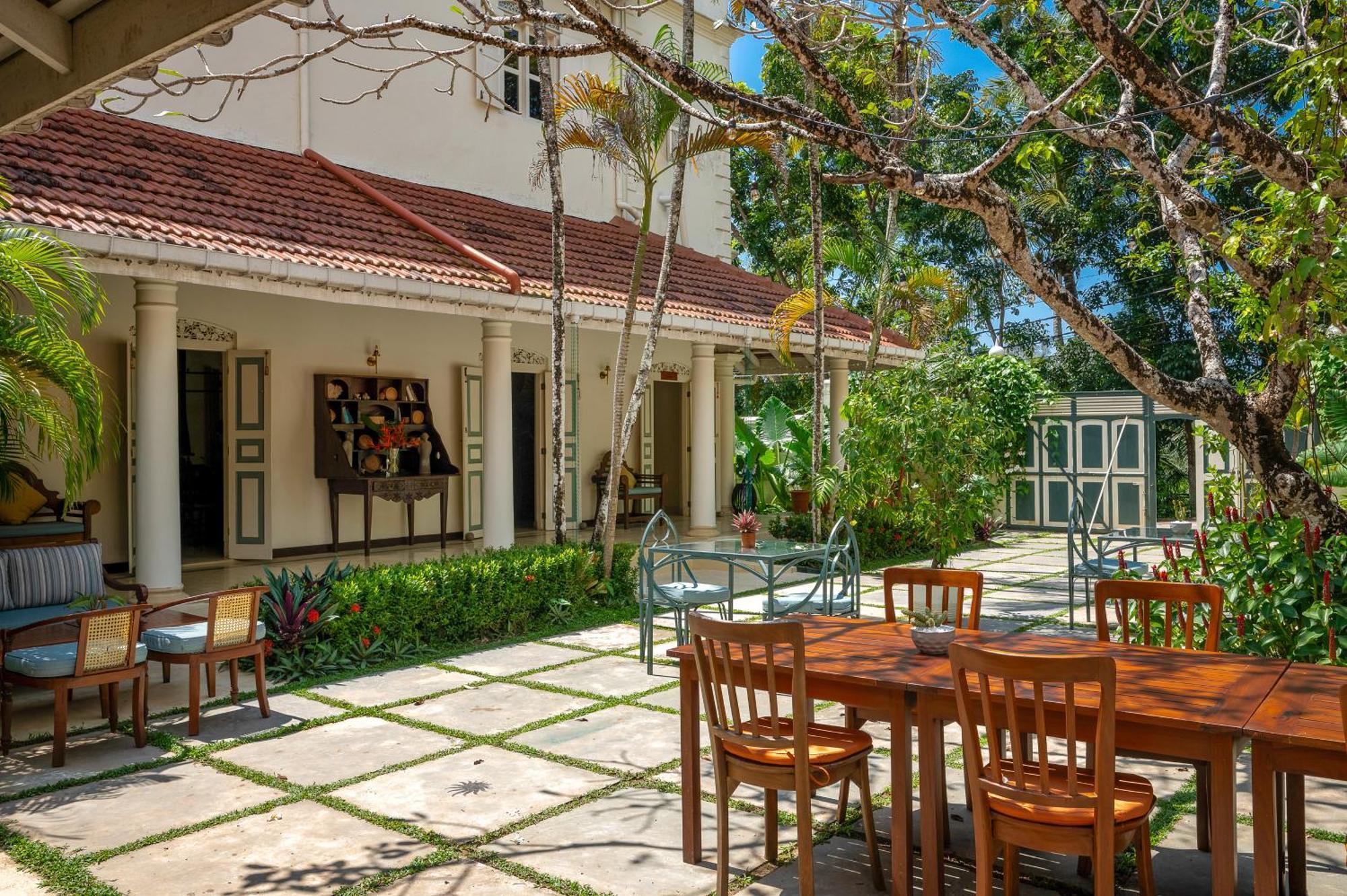 The Sun House Hotel Гале Екстериор снимка