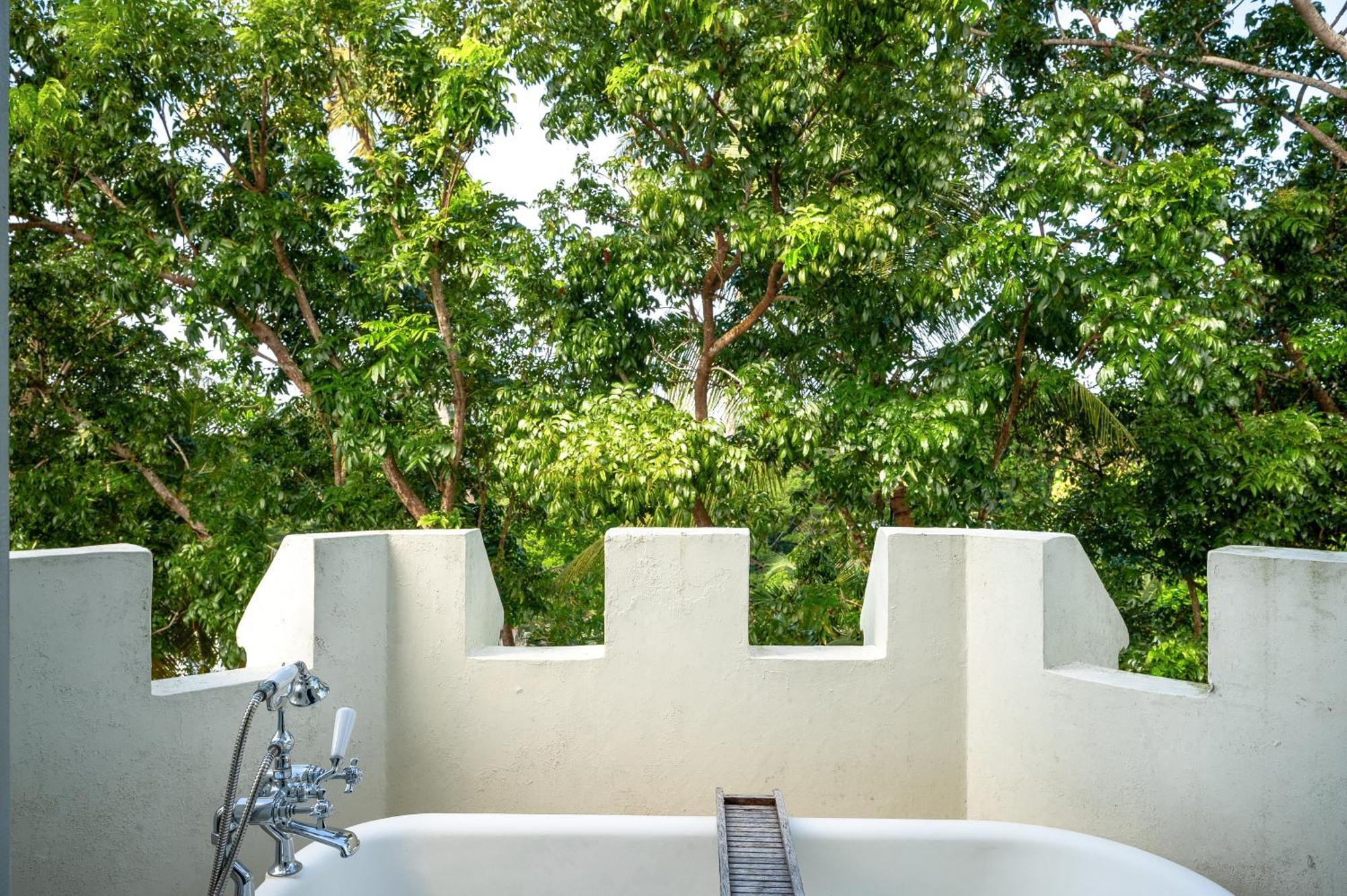 The Sun House Hotel Гале Екстериор снимка