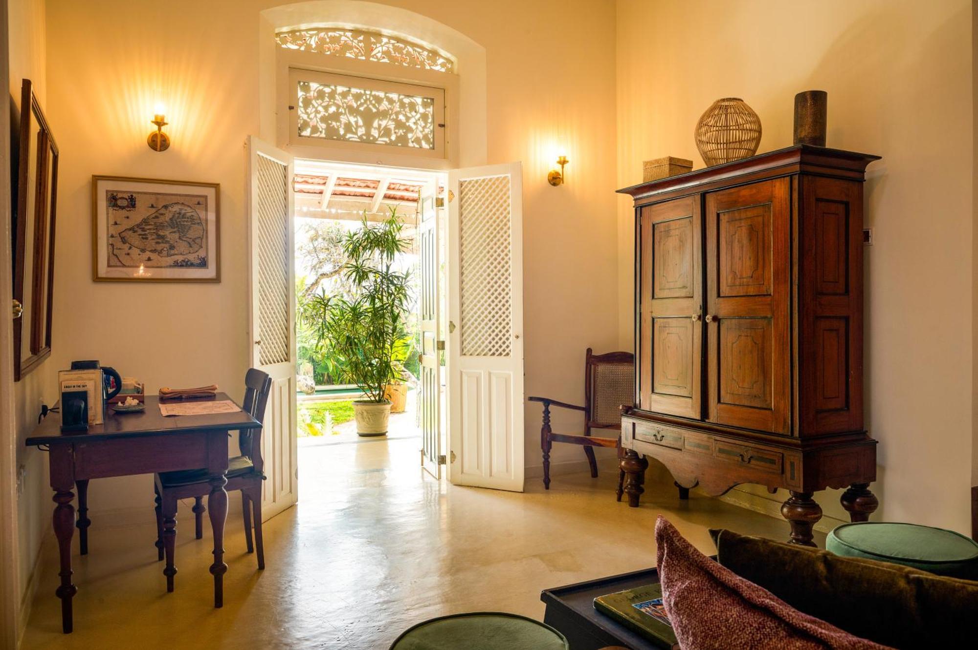 The Sun House Hotel Гале Екстериор снимка